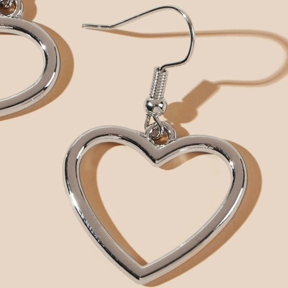 3/$30 🤍 Dainty Heart Drop Earrings - Picture 3 of 4